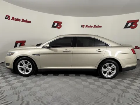 Another view of 2018 Ford Taurus SEL for sale in Des Arc, AR at D3 Auto Sales