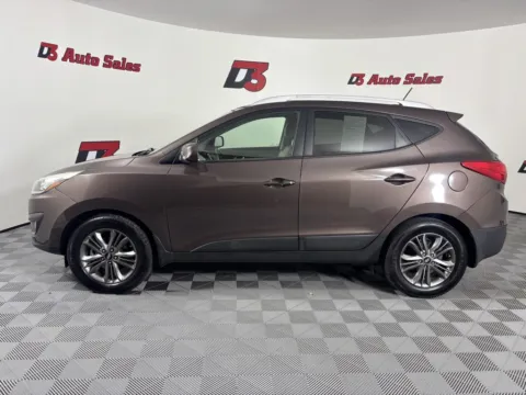 Another view of 2015 Hyundai Tucson SE for sale in Des Arc, AR at D3 Auto Sales