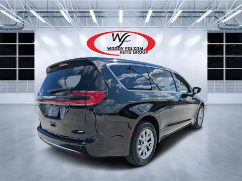 Another view of 2026 Chrysler Pacifica Select for sale in Douglas, GA at Woody Folsom CDJR of Douglas