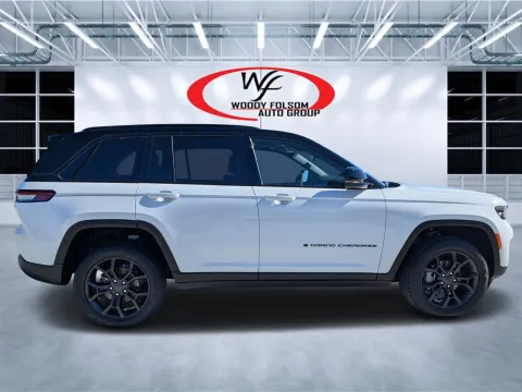 Photos of 2025 Jeep Grand Cherokee Limited for sale in Douglas, GA at Woody Folsom CDJR of Douglas