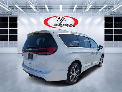 Another view of 2026 Chrysler Pacifica Pinnacle for sale in Douglas, GA at Woody Folsom CDJR of Douglas