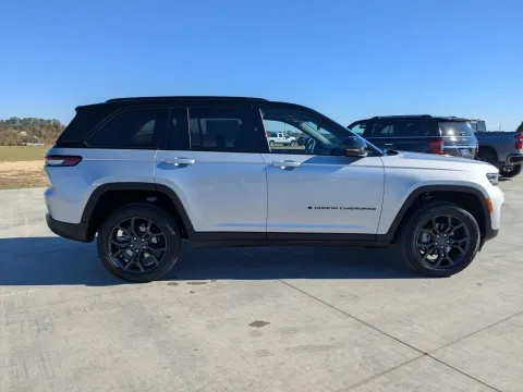 Another view of 2025 Jeep Grand Cherokee Limited for sale in Douglas, GA at Woody Folsom CDJR of Douglas