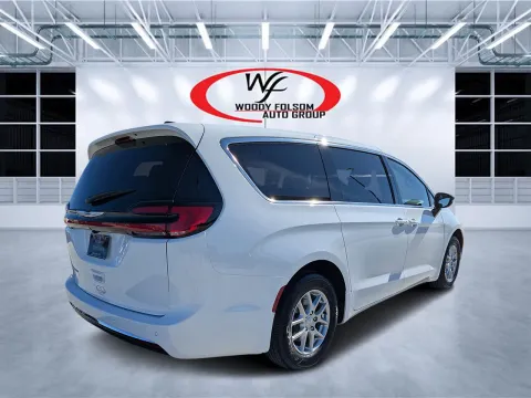 Another view of 2026 Chrysler Pacifica Select for sale in Douglas, GA at Woody Folsom CDJR of Douglas