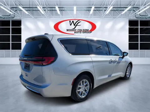 Another view of 2026 Chrysler Pacifica Select for sale in Douglas, GA at Woody Folsom CDJR of Douglas