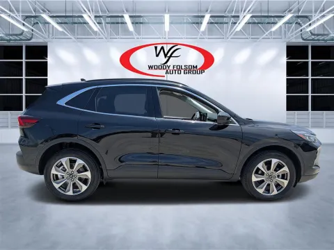 Photos of 2023 Ford Escape Platinum for sale in Douglas, GA at Woody Folsom CDJR of Douglas