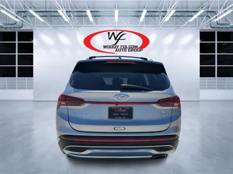 More photos of 2022 Hyundai Santa Fe SEL at Woody Folsom CDJR of Douglas, GA