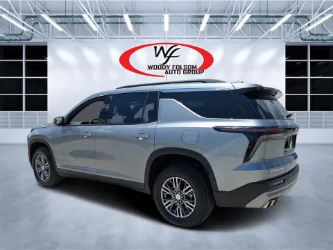 More photos of 2025 Chevrolet Traverse FWD LT at Woody Folsom CDJR of Douglas, GA