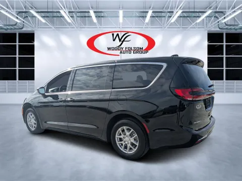 More photos of 2026 Chrysler Pacifica Select at Woody Folsom CDJR of Douglas, GA