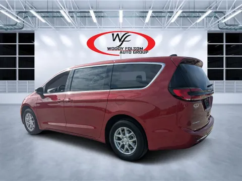 More photos of 2026 Chrysler Pacifica Select at Woody Folsom CDJR of Douglas, GA