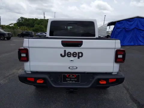 More photos of 2022 Jeep Gladiator Mojave at Woody Folsom CDJR of Douglas, GA