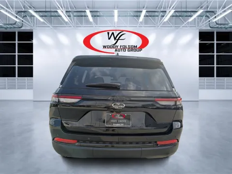 More photos of 2025 Jeep Grand Cherokee Altitude at Woody Folsom CDJR of Douglas, GA