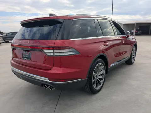 More photos of 2025 Lincoln Aviator Reserve at Woody Folsom CDJR of Douglas, GA
