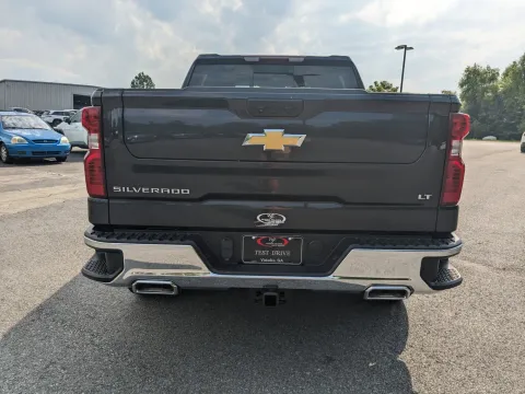 More photos of 2022 Chevrolet Silverado 1500 LT at Woody Folsom CDJR of Douglas, GA