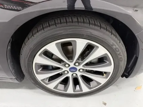 More photos of 2020 Ford Fusion SE at Woody Folsom CDJR of Douglas, GA