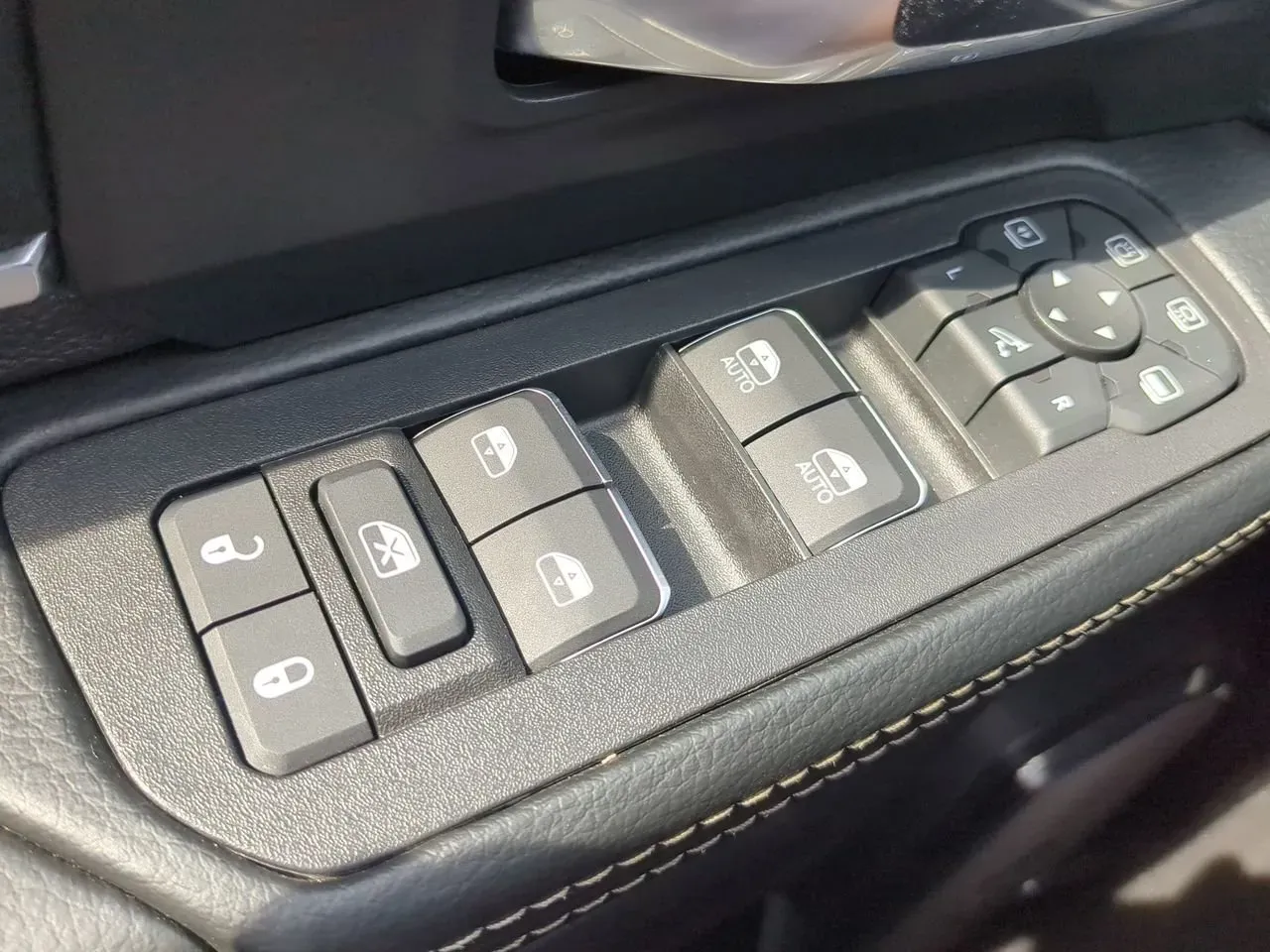 2025 RAM 2500 Laramie - Photo 23