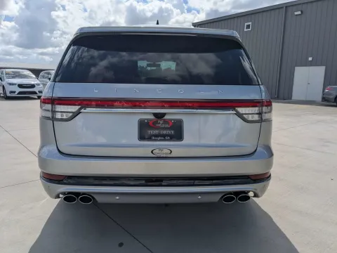 More photos of 2024 Lincoln Aviator Reserve at Woody Folsom CDJR of Douglas, GA
