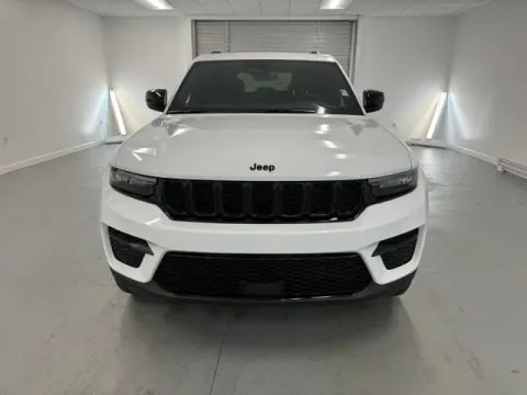 Photos of 2025 Jeep Grand Cherokee Altitude for sale in Douglas, GA at Woody Folsom CDJR of Douglas