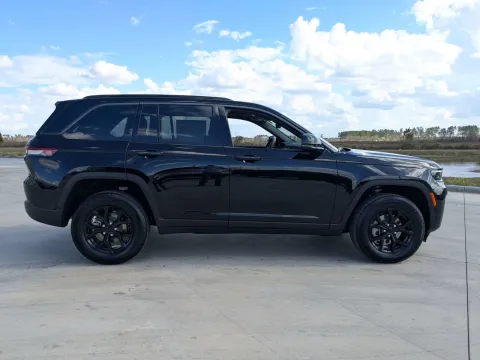 Another view of 2026 Jeep Grand Cherokee Laredo Altitude for sale in Douglas, GA at Woody Folsom CDJR of Douglas