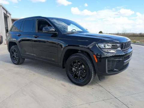 Photos of 2026 Jeep Grand Cherokee Laredo Altitude for sale in Douglas, GA at Woody Folsom CDJR of Douglas