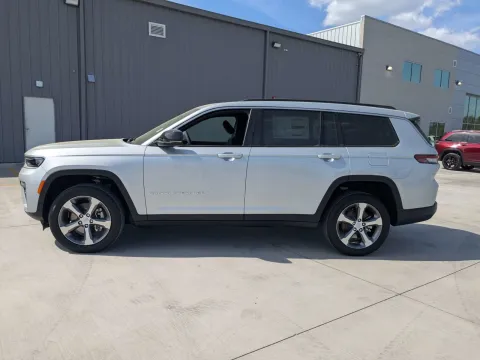 More photos of 2026 Jeep Grand Cherokee L Limited at Woody Folsom CDJR of Douglas, GA