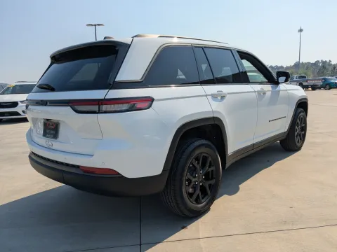More photos of 2026 Jeep Grand Cherokee Laredo Altitude at Woody Folsom CDJR of Douglas, GA
