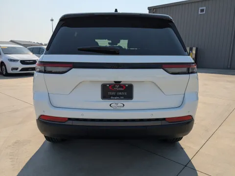 More photos of 2026 Jeep Grand Cherokee Laredo Altitude at Woody Folsom CDJR of Douglas, GA