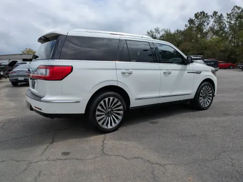 More photos of 2021 Lincoln Navigator Reserve at Woody Folsom CDJR of Douglas, GA