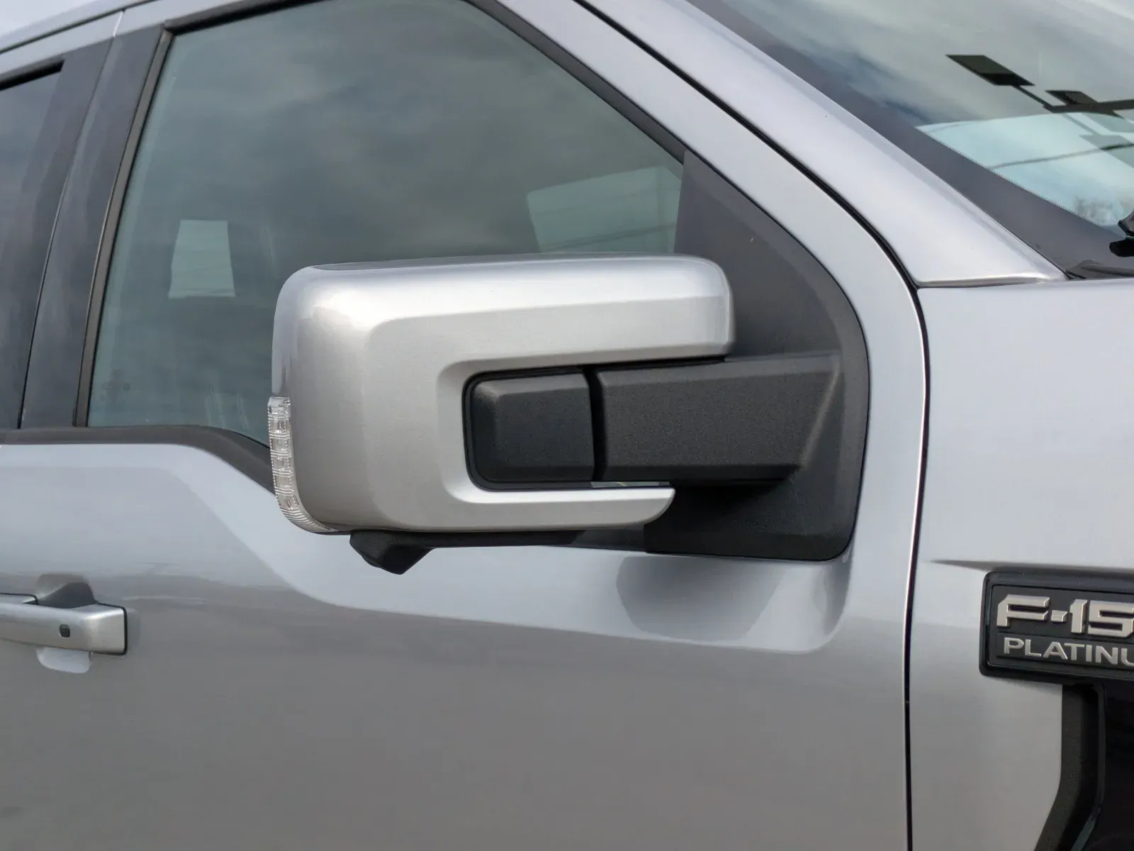 2025 Ford F-150 Platinum - Photo 11