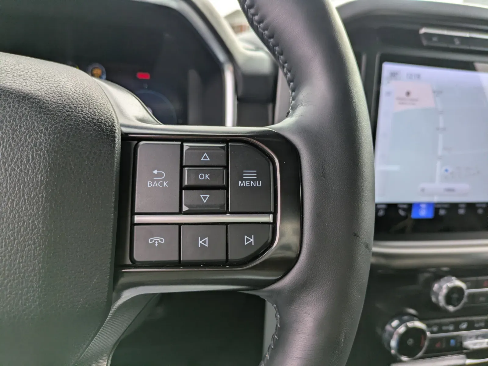 2025 Ford F-150 Platinum - Photo 28