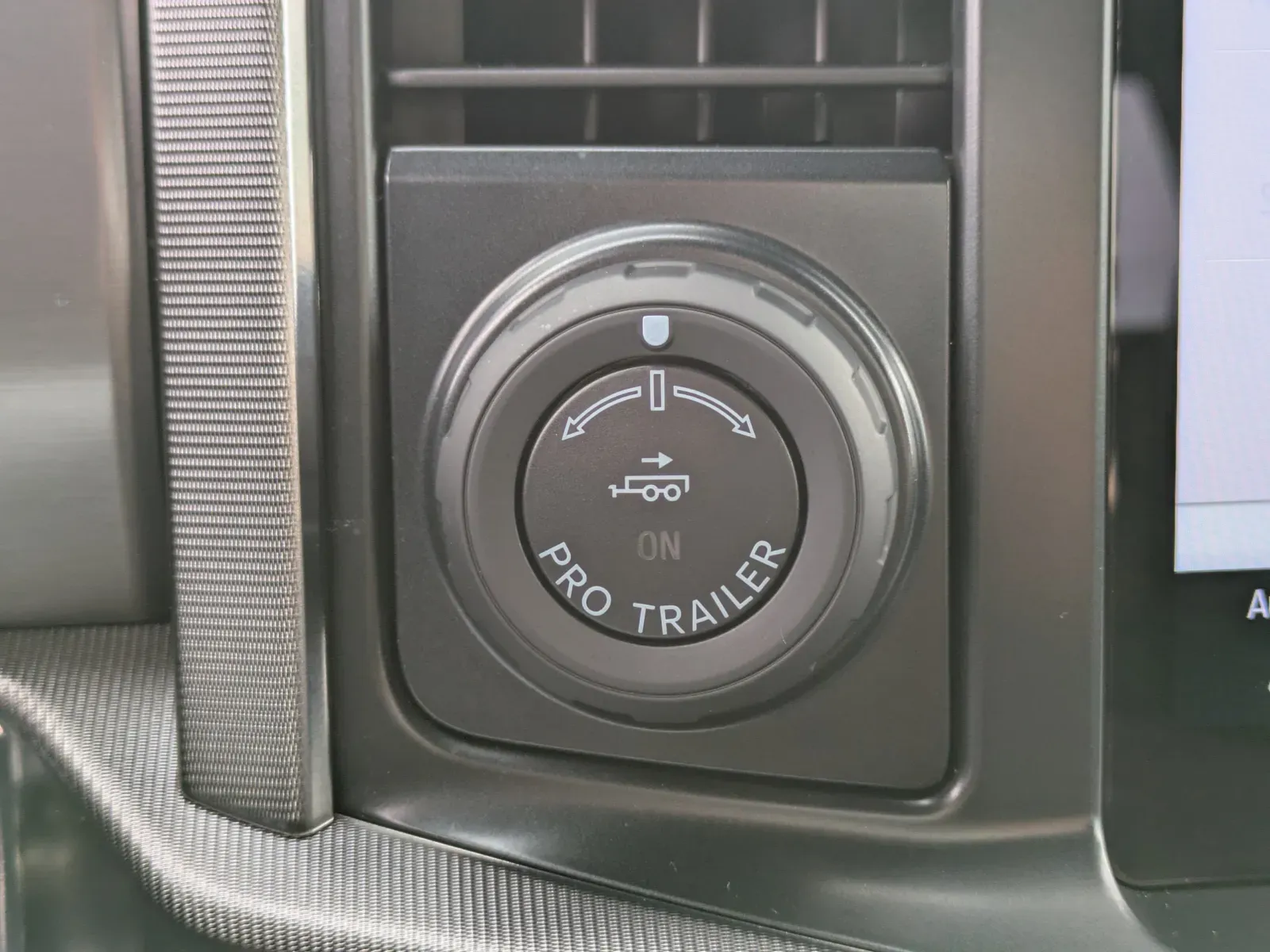 2025 Ford F-150 Platinum - Photo 25