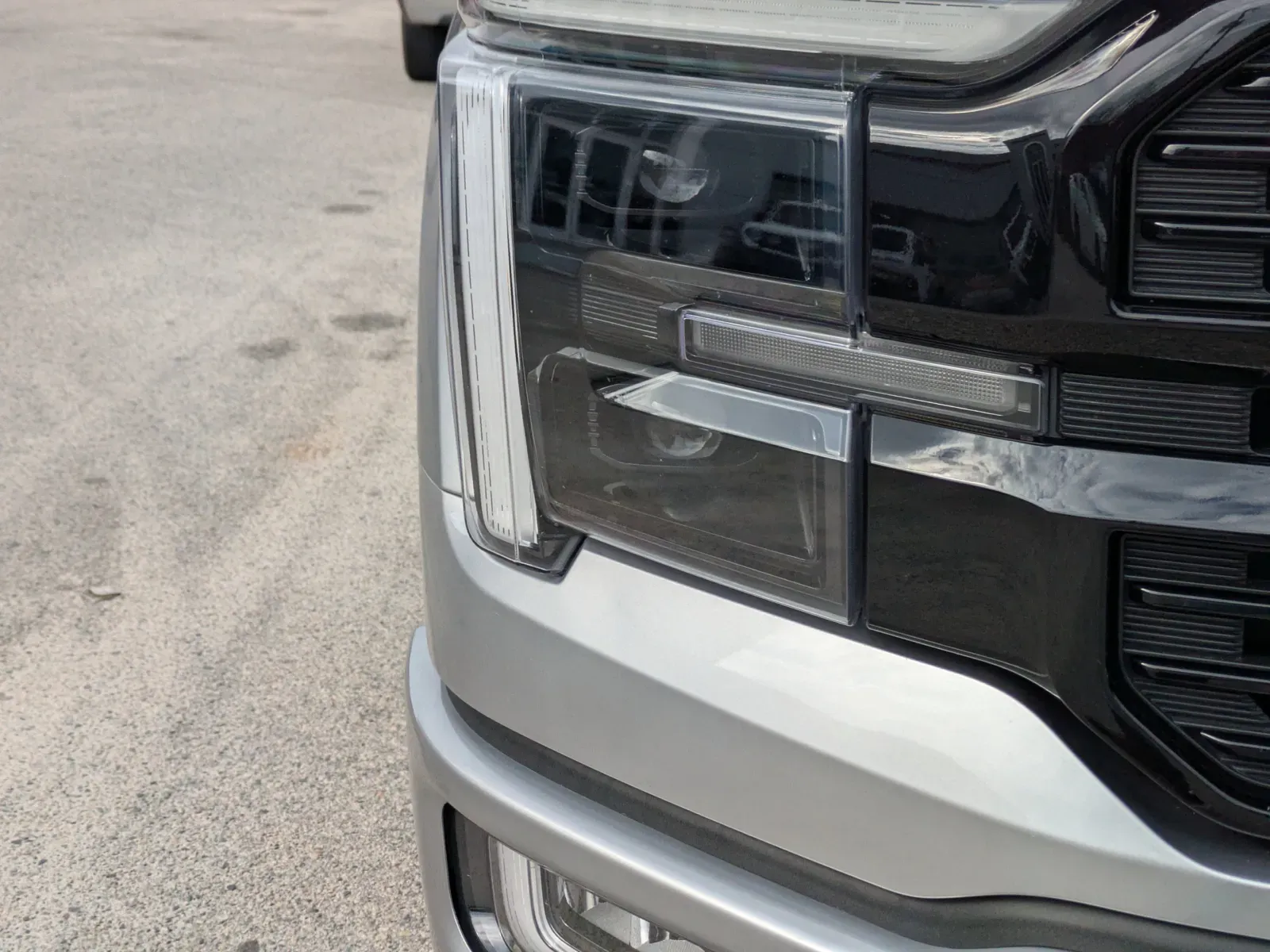 2025 Ford F-150 Platinum - Photo 9
