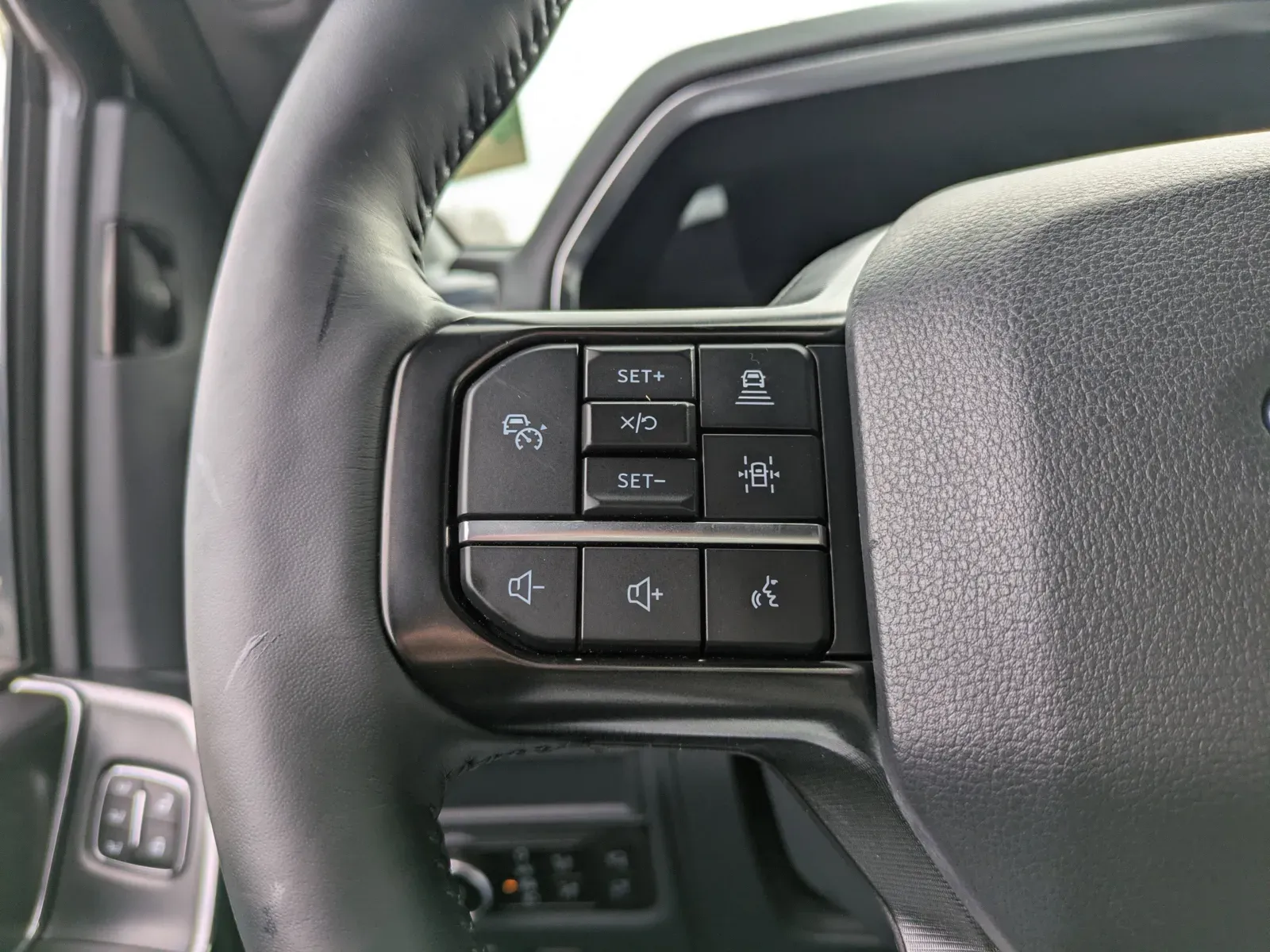 2025 Ford F-150 Platinum - Photo 27