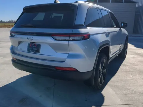 More photos of 2025 Jeep Grand Cherokee Altitude X at Woody Folsom CDJR of Douglas, GA