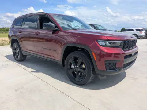 Photos of 2025 Jeep Grand Cherokee L Altitude for sale in Douglas, GA at Woody Folsom CDJR of Douglas