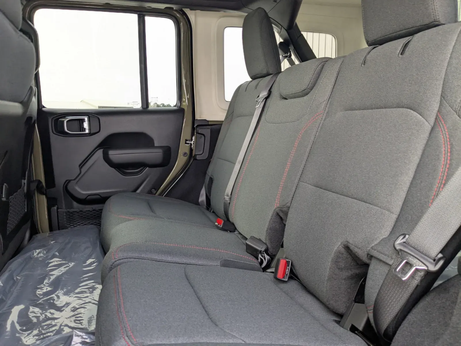 2025 Jeep Wrangler 4-Door Rubicon - Photo 13