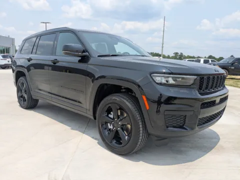 Photos of 2025 Jeep Grand Cherokee L Altitude for sale in Douglas, GA at Woody Folsom CDJR of Douglas