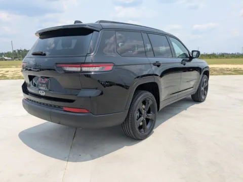 More photos of 2025 Jeep Grand Cherokee L Altitude at Woody Folsom CDJR of Douglas, GA