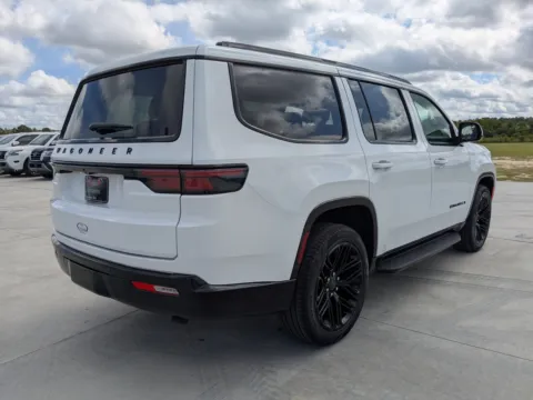 More photos of 2025 Jeep Wagoneer Series II Carbide at Woody Folsom CDJR of Douglas, GA