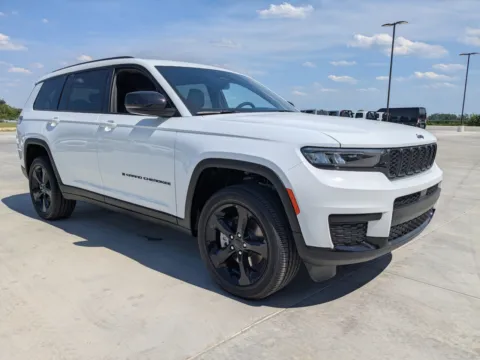 Photos of 2025 Jeep Grand Cherokee L Altitude for sale in Douglas, GA at Woody Folsom CDJR of Douglas