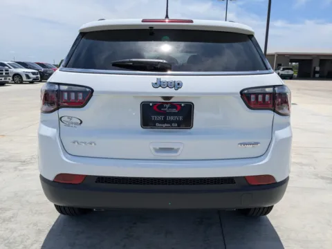 More photos of 2025 Jeep Compass Latitude at Woody Folsom CDJR of Douglas, GA