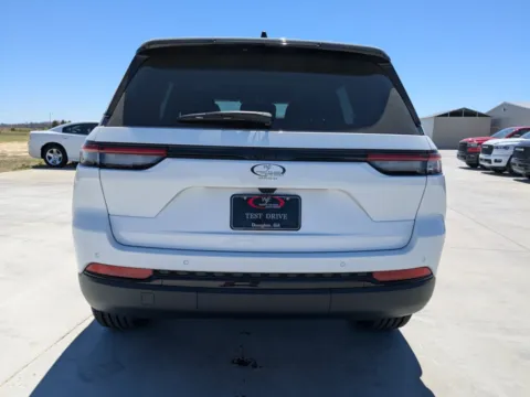 More photos of 2025 Jeep Grand Cherokee Altitude X at Woody Folsom CDJR of Douglas, GA