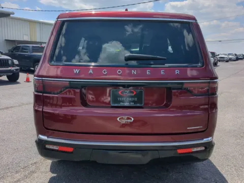 More photos of 2023 Jeep Wagoneer Series III at Woody Folsom CDJR of Douglas, GA