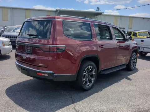 More photos of 2023 Jeep Wagoneer Series III at Woody Folsom CDJR of Douglas, GA