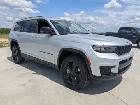 Photos of 2025 Jeep Grand Cherokee L Altitude for sale in Douglas, GA at Woody Folsom CDJR of Douglas