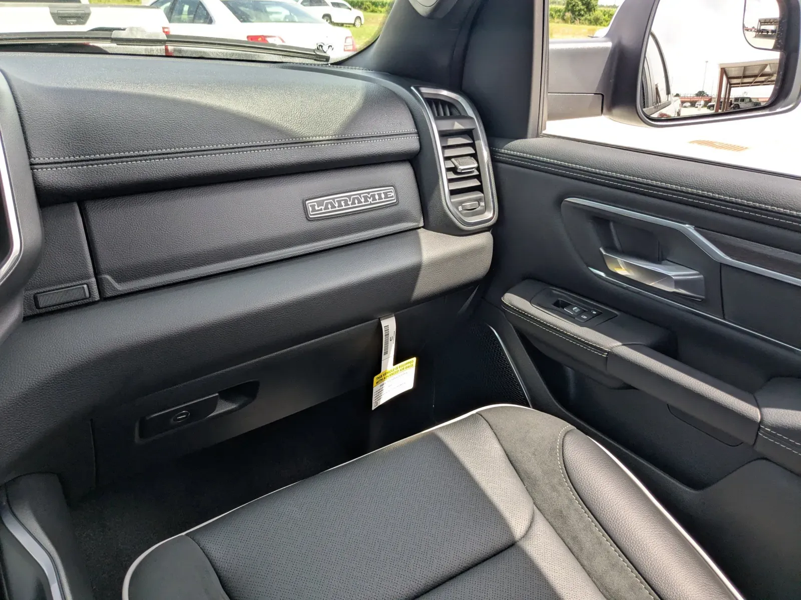 2025 RAM 1500 Laramie - Photo 12