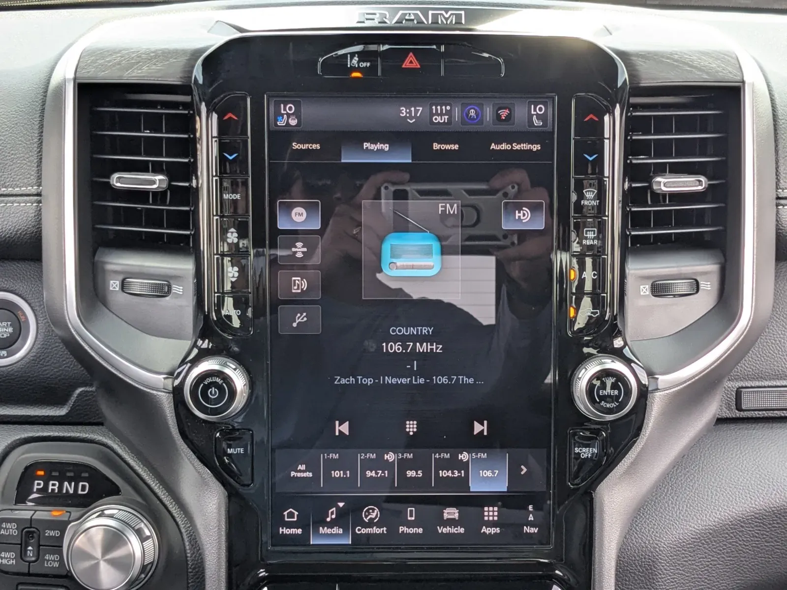 2025 RAM 1500 Laramie - Photo 13