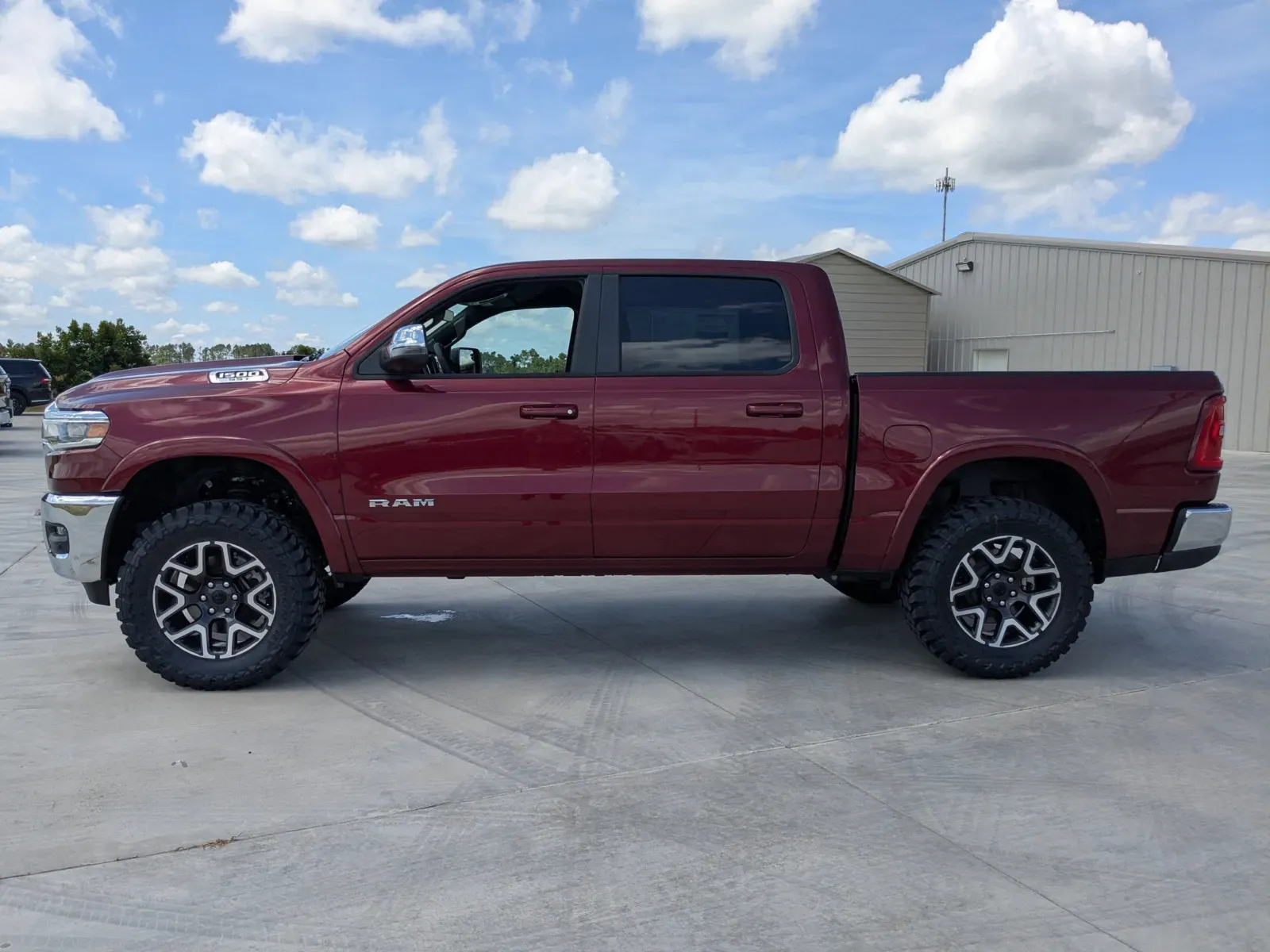 2025 RAM 1500 Laramie - Photo 7