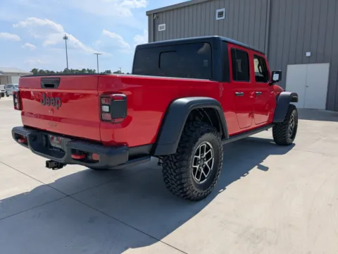 More photos of 2025 Jeep Gladiator Rubicon at Woody Folsom CDJR of Douglas, GA