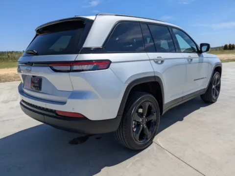 More photos of 2025 Jeep Grand Cherokee Altitude X at Woody Folsom CDJR of Douglas, GA
