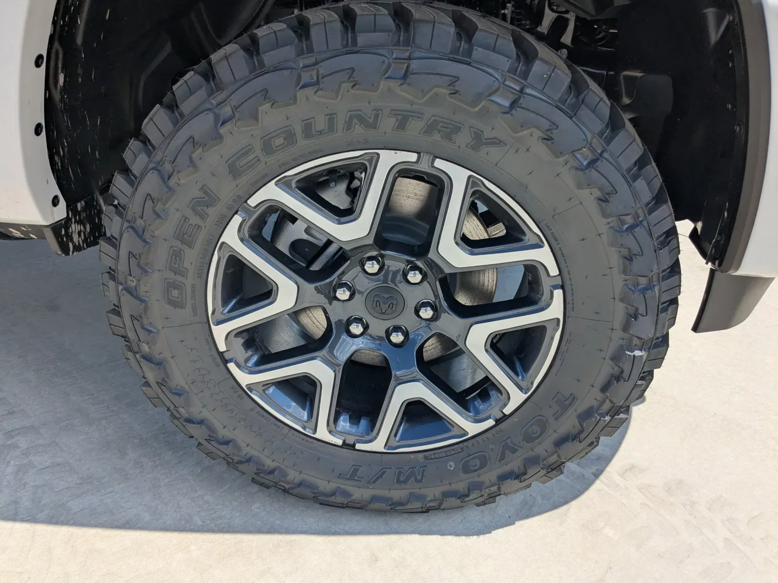 2026 RAM 1500 Laramie - Photo 10